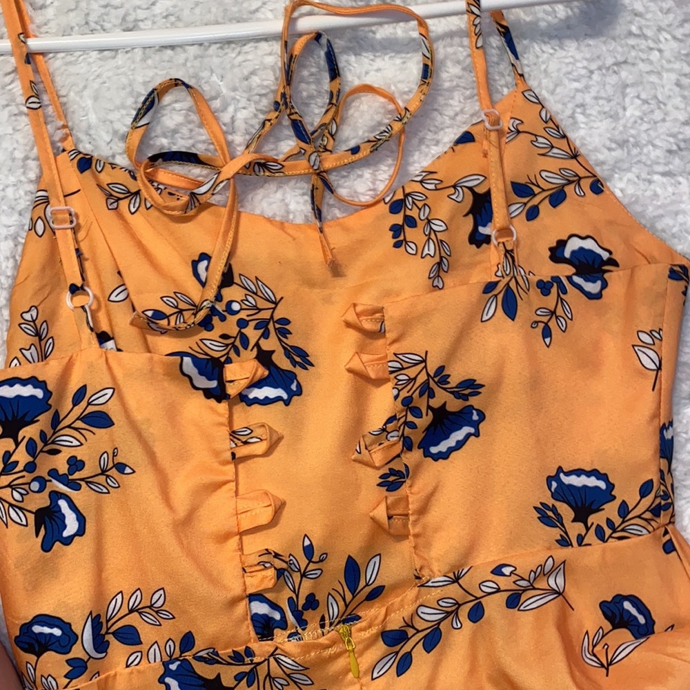 Dress - Picture 3 of 3